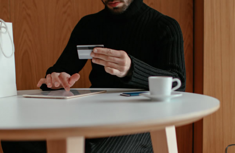 Kredi Kartının Son Kullanma Tarihi Nasıl Öğrenilir ?